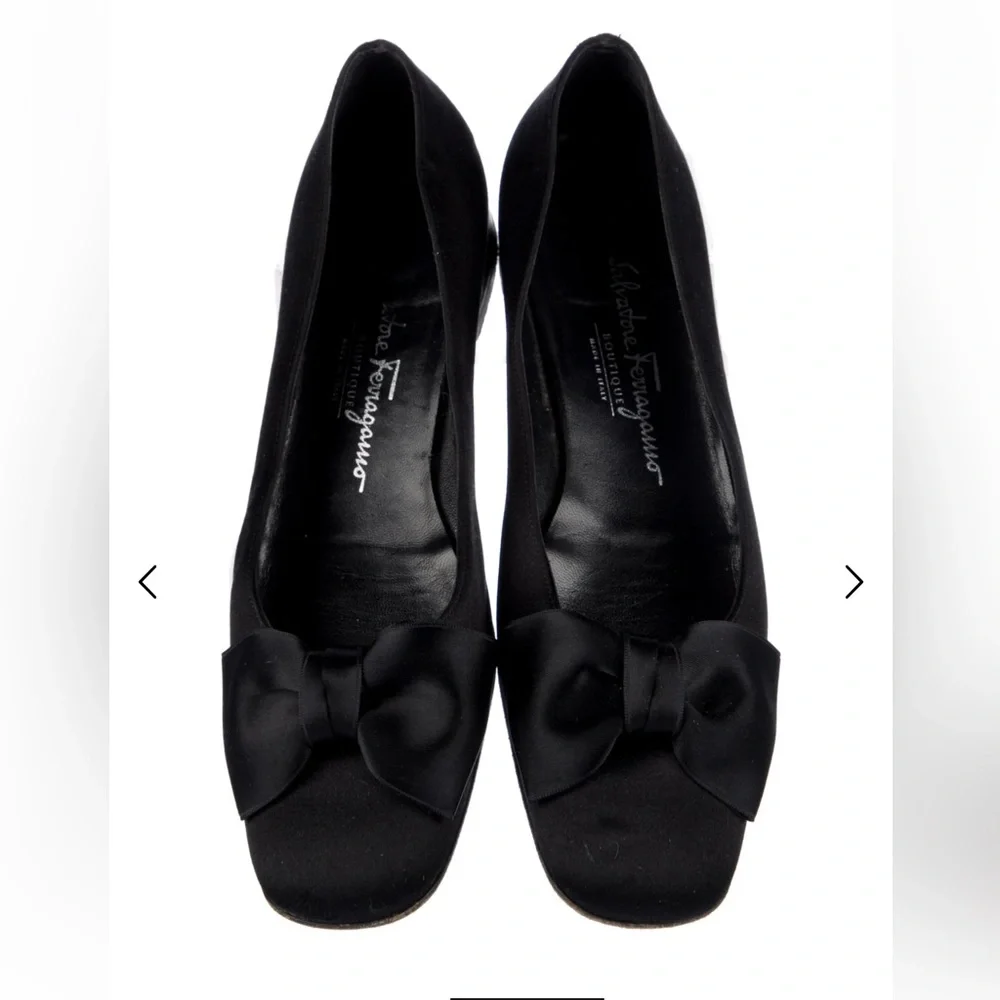Salvatore Ferragamo Black Flats with Bow - Picture 2 of 8